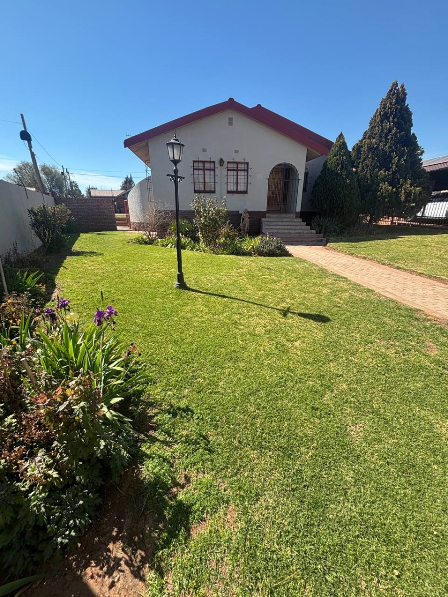 4 Bedroom Property for Sale in Postmasburg Northern Cape